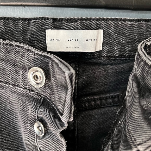 Distressed ZARA Jeans Sz 32 - Picture 4 of 4